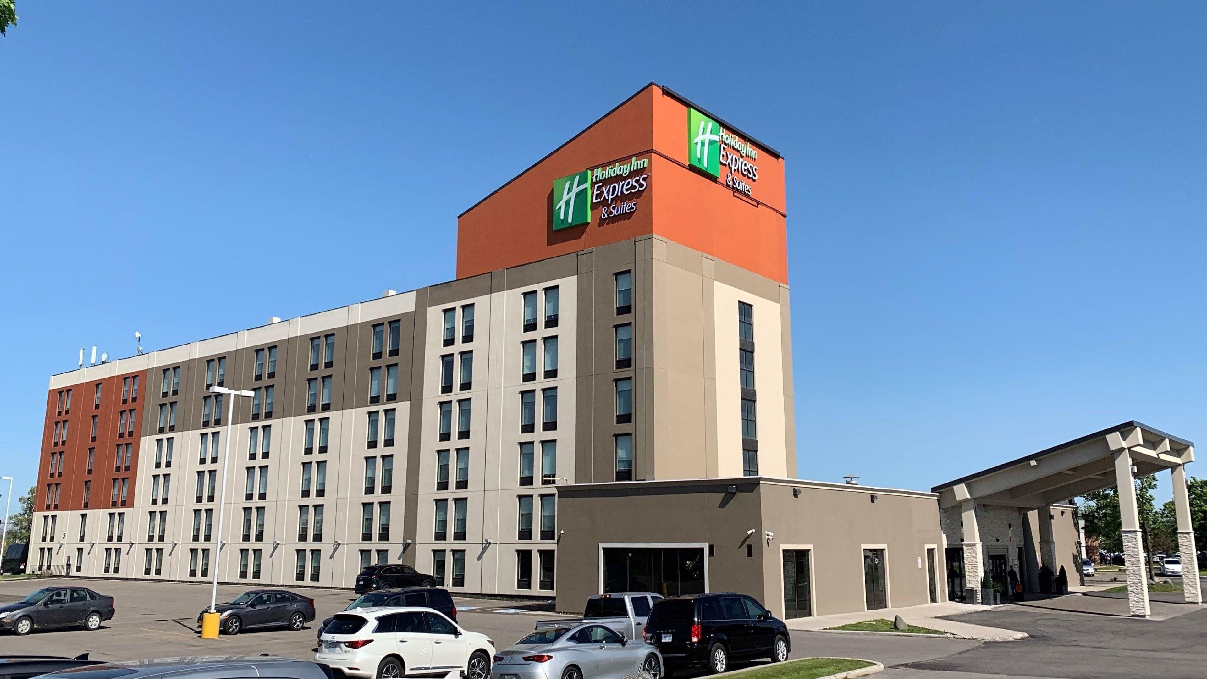 HOLIDAY INN EXPRESS & SUITES TORONTO AIRPORT WEST, AN IHG HOTEL MISSISSAUGA  4* (Canada) - from C$ 133 | iBOOKED